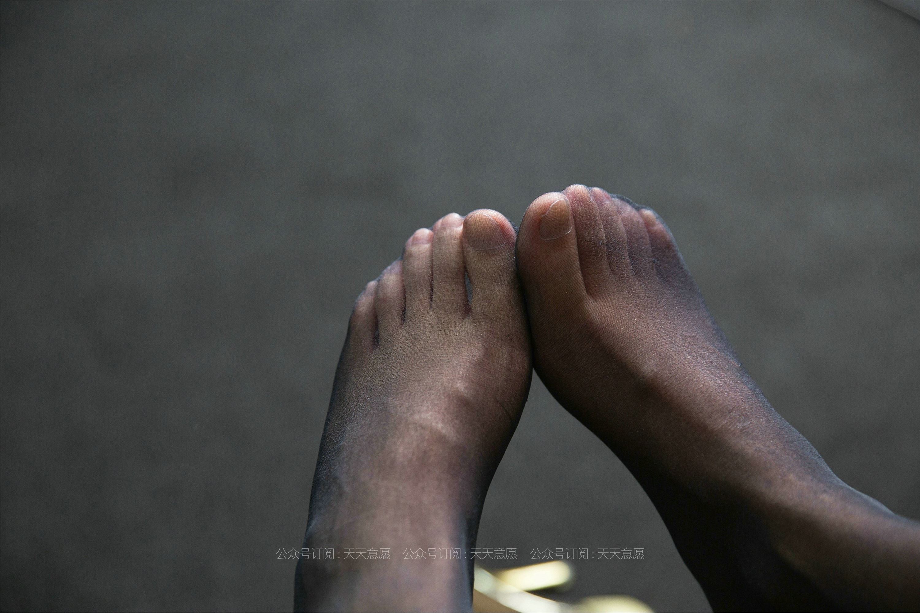 IESS异思趣向  2021.06.12 丝享家830：婉苹《阳台上的一缕白》